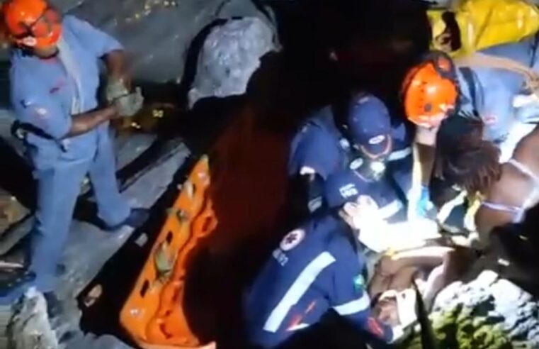 Turista cai de costeira em Ilhabela