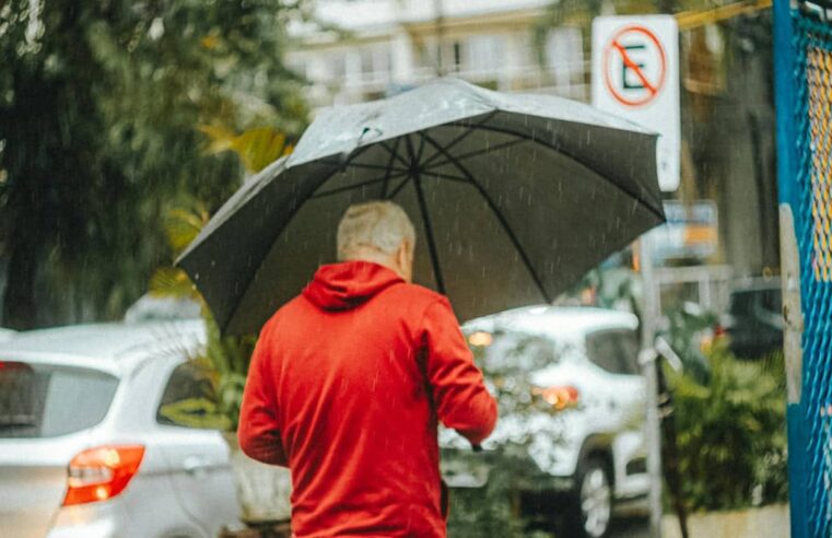 Ciclone no sul empurra frente fria para o litoral