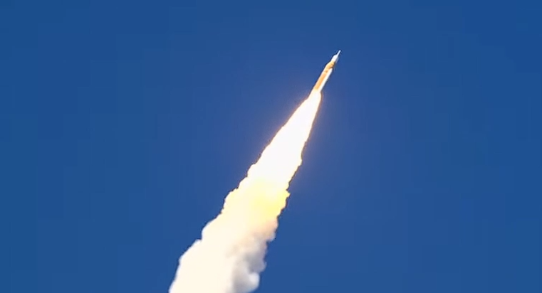 Artemis II é lançada com sucesso na órbita lunar