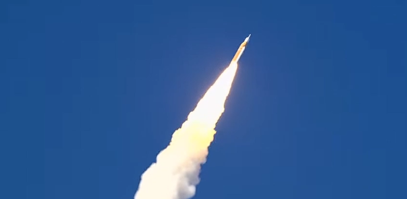 Artemis II é lançada com sucesso na órbita lunar