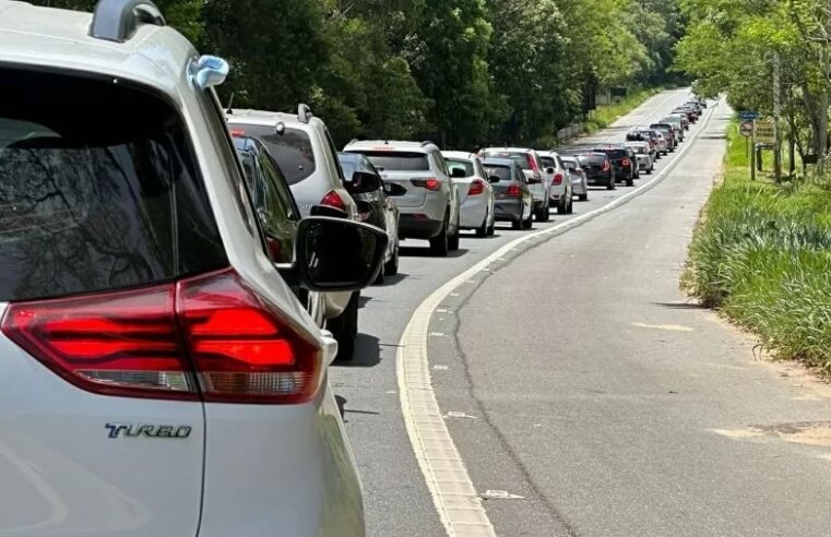Feriado de Tiradentes movimenta rodovias de Ubatuba