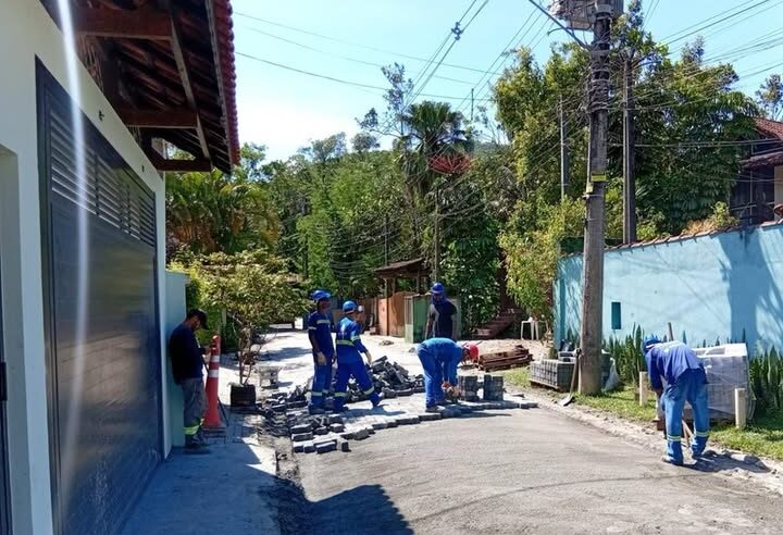 Sabesp inicia repavimentação em São Sebastião