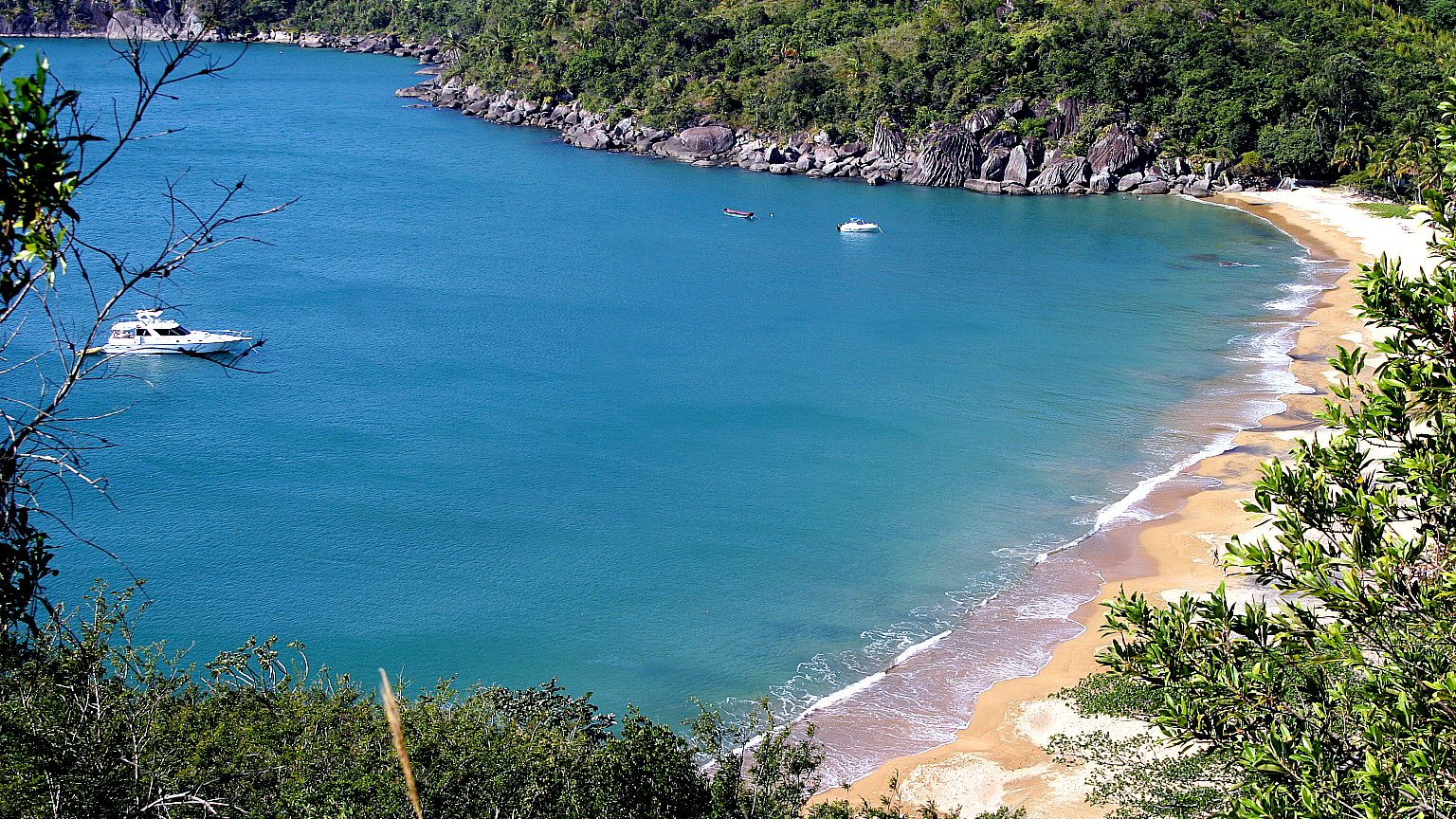 Praia do Jabaquara em Ilhabela é uma das mais