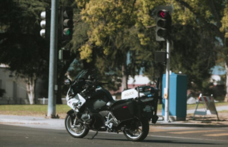 Motociclista sem placa foge da PM em Ubatuba