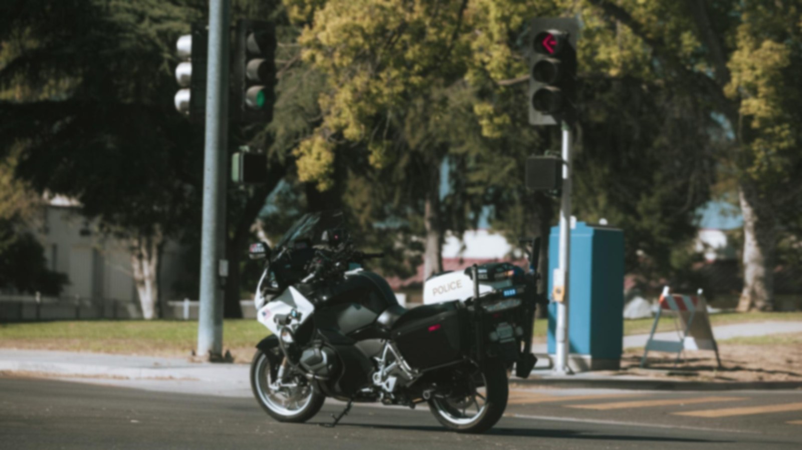Motociclista sem placa foge da PM em Ubatuba