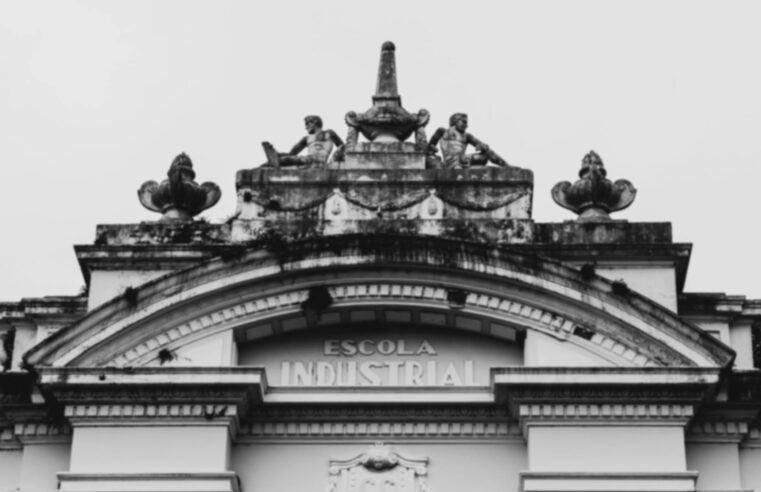 Escolas de Caraguatatuba valorizam Libras no Dia Nacional