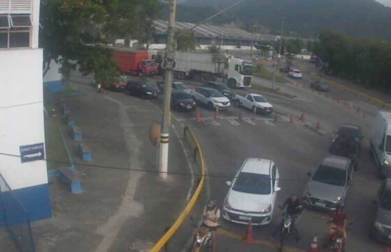 Travessia de balsas São Sebastião-Ilhabela funciona na manhã