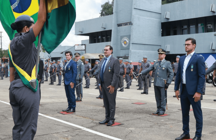 Prefeito de São Sebastião Recebe Medalha por Atuação na Segurança Pública