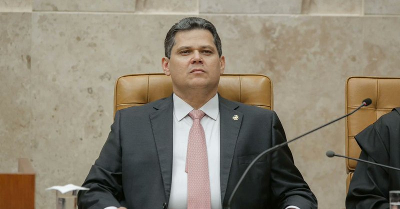 Alcolumbre avalia encontro institucional com Messias