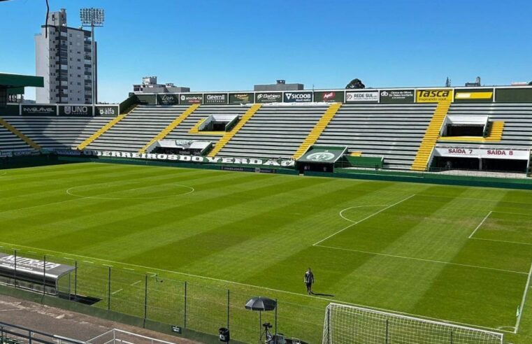Chapecoense enfrenta América-MG na Arena Condá