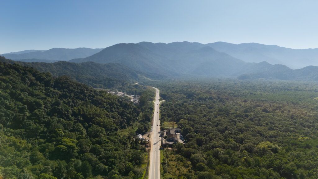 Feriado deve trazer 1,3 milhão de veículos ao litoral