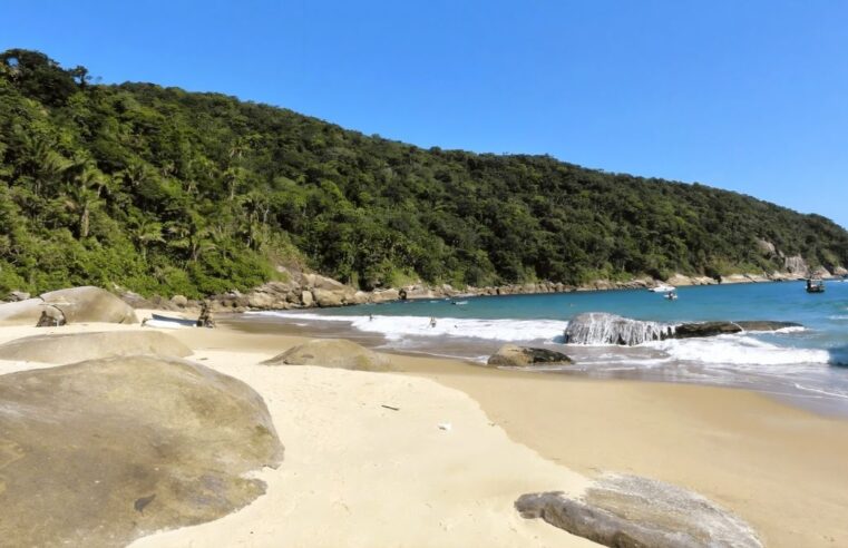 Praia do Saco do Major é um destino raro e desafiador