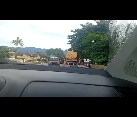 Acidente grave na rodovia Rio Santos em Ubatuba