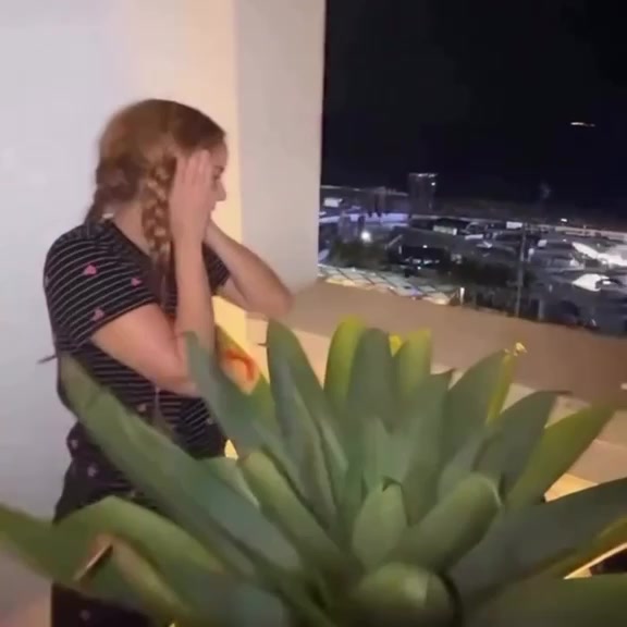 Cantora se impressiona com a ‘maré’ de fãs que