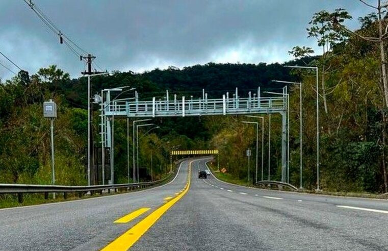 Tráfego livre na Rodovia Mogi-Bertioga