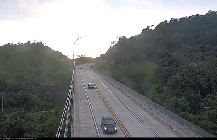 Tráfego livre na Rodovia dos Tamoios