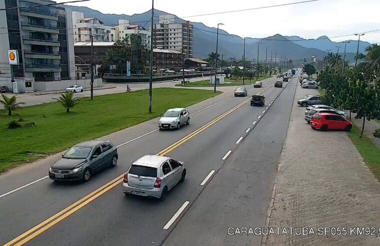 Tráfego intenso na SP 055 entre São Sebastião