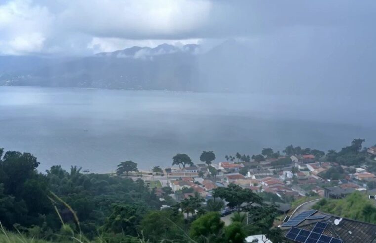 Frente fria traz chuva e frio ao Litoral Norte