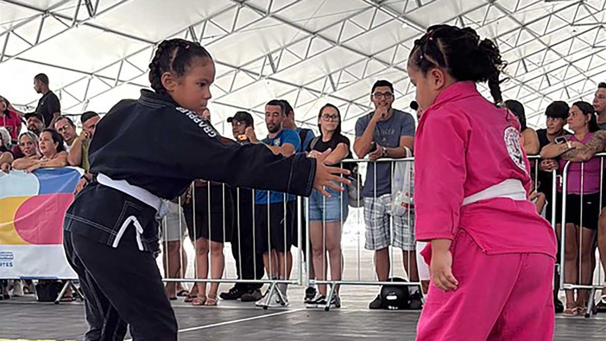 Caraguatatuba recebe mais de mil jovens atletas em competições