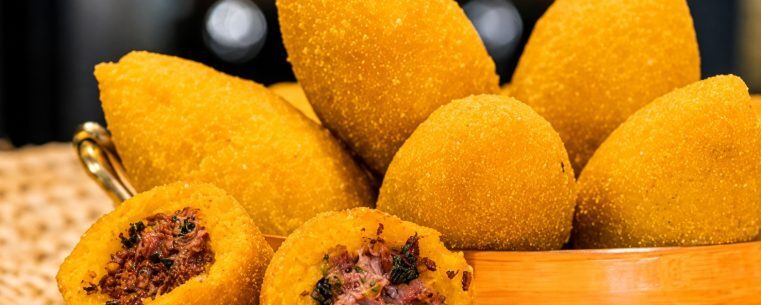 Fundo Social oferece curso de bolinho caipira em Caraguatatuba