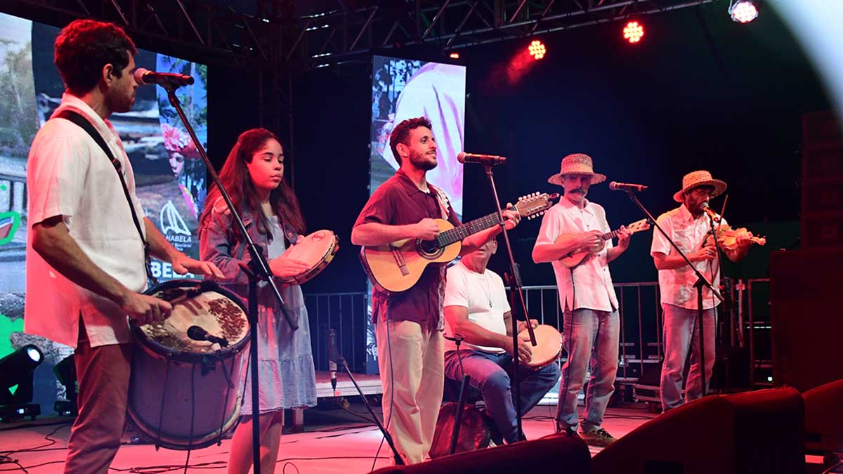 Ilhabela abre Semana da Cultura Caiçara com homenagens