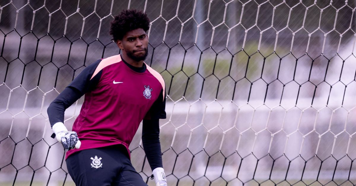 Hugo Souza lamenta ausência na lista da Copa