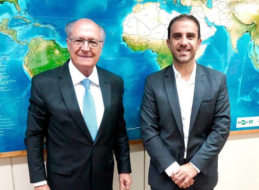 Prefeito Mateus Silva busca solução para UTGCA