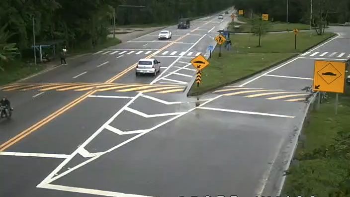 Tráfego moderado na rodovia Rio-Santos