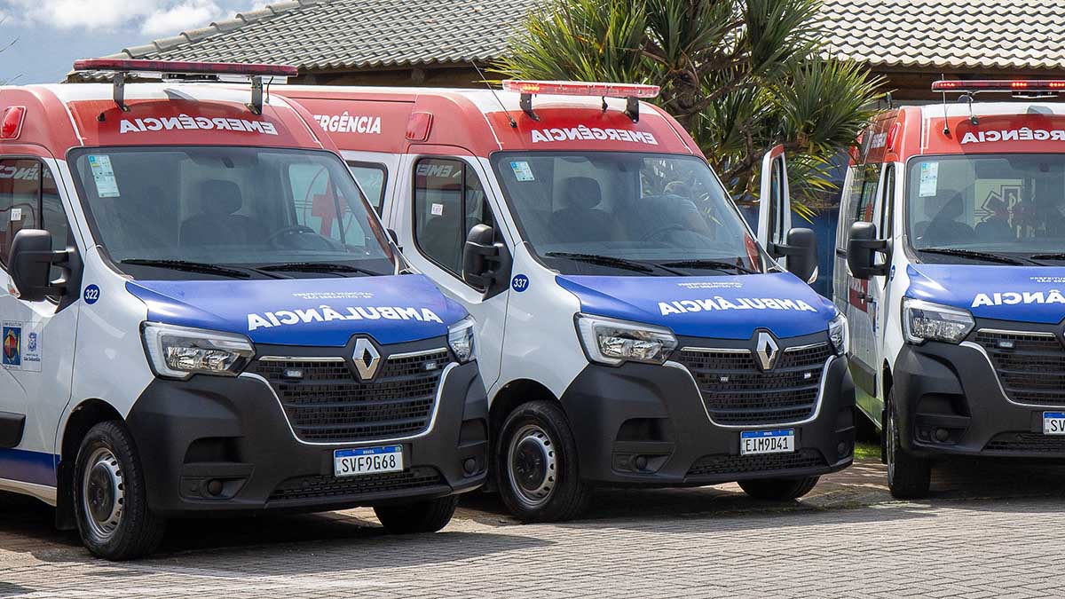 São Sebastião recebe três novas ambulâncias para o SAMU