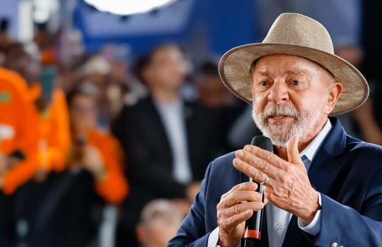 Lula defende cores verde e amarelo na Copa