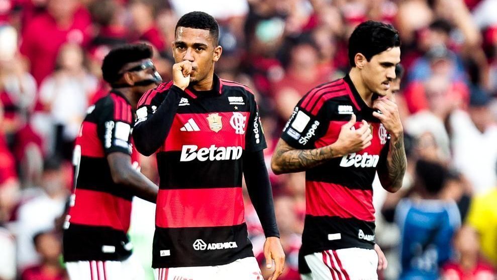 Flamengo vence Coritiba por 3 a 0