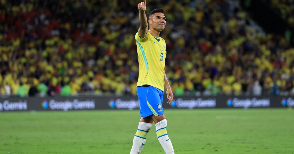 Casemiro marca, VAR confirma e Brasil lidera