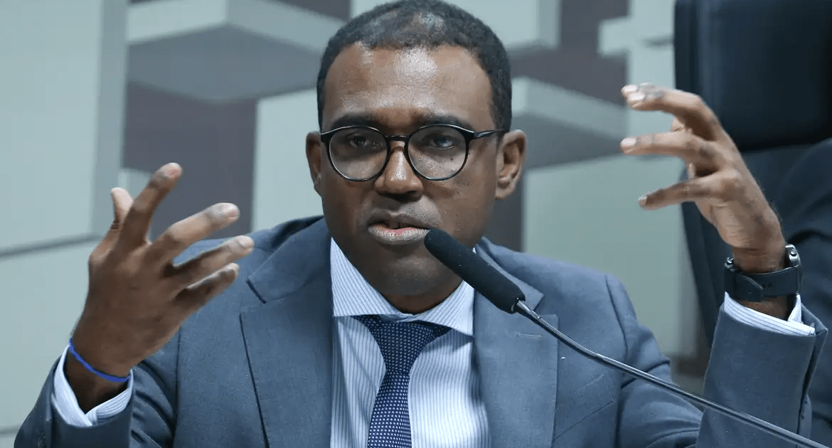 Banco Central liquida 13 instituições financeiras