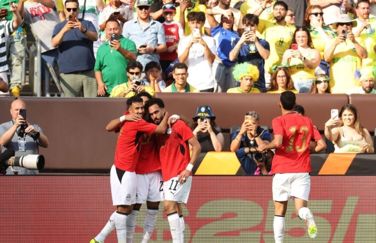 Zico empata Brasil contra Egito em amistoso