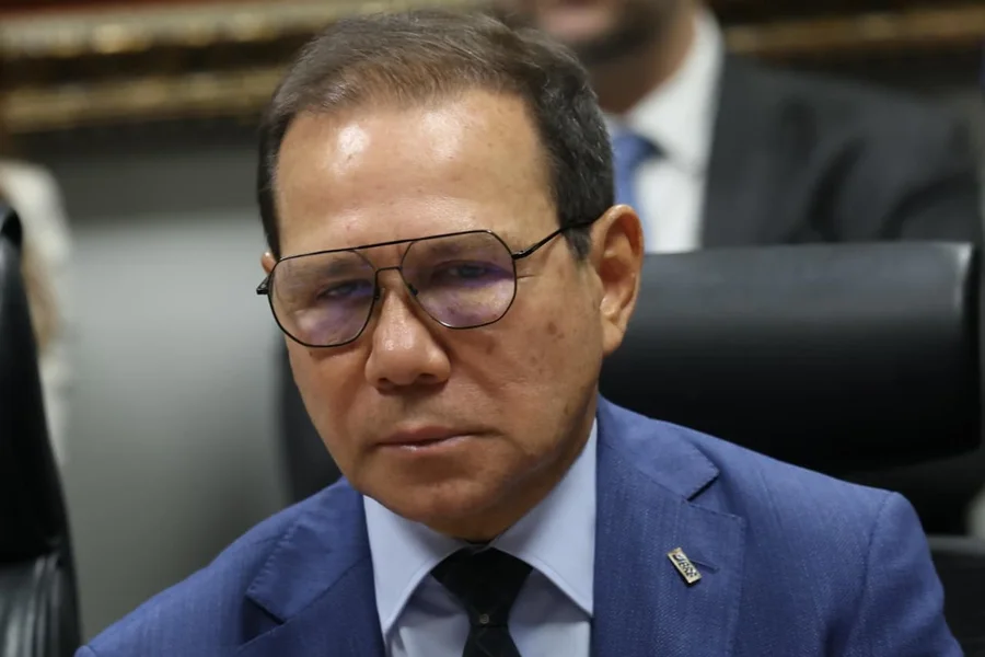 Deputados rejeitam convocação do presidente do BRB