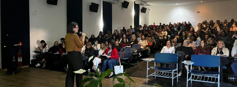 Caraguatatuba capacita 150 servidores em assistência social