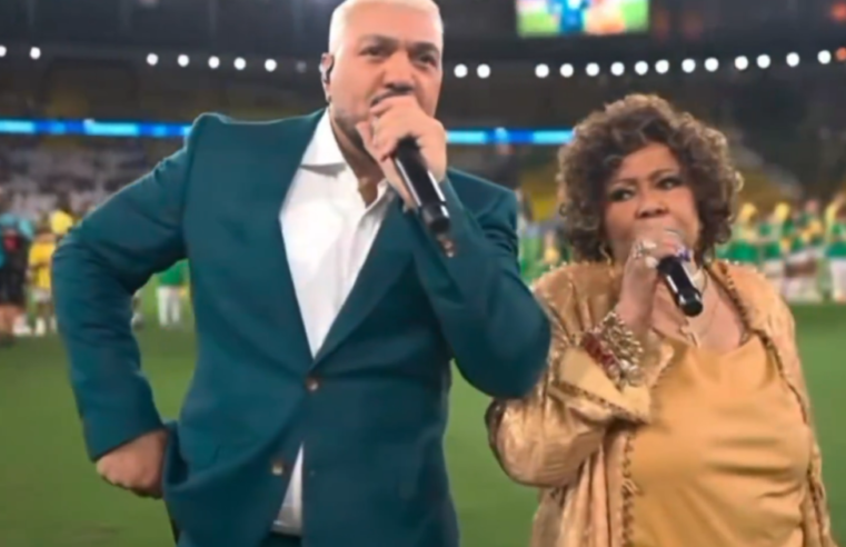 Delay atrasa hino e gera confusão no estádio