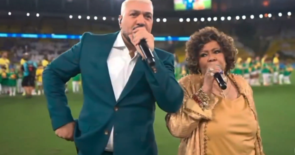 Delay atrasa hino e gera confusão no estádio