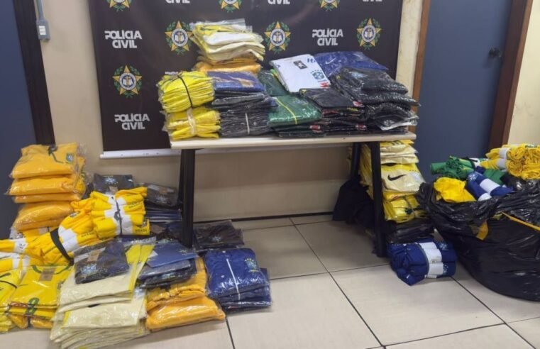 Policia Civil apreende camisas falsas de times cariocas
