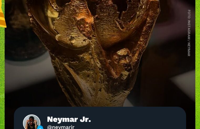 Neymar exibe taça em post nas redes