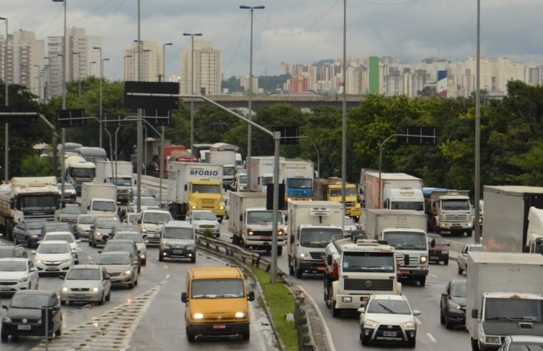 Rodízio de veículos é suspenso em São Paulo