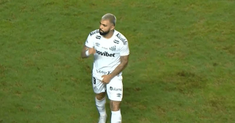 Gabigol é suspenso por gesto obsceno