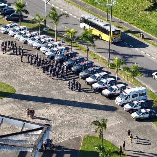 Operação Caraguá Segura prende três e multa 24