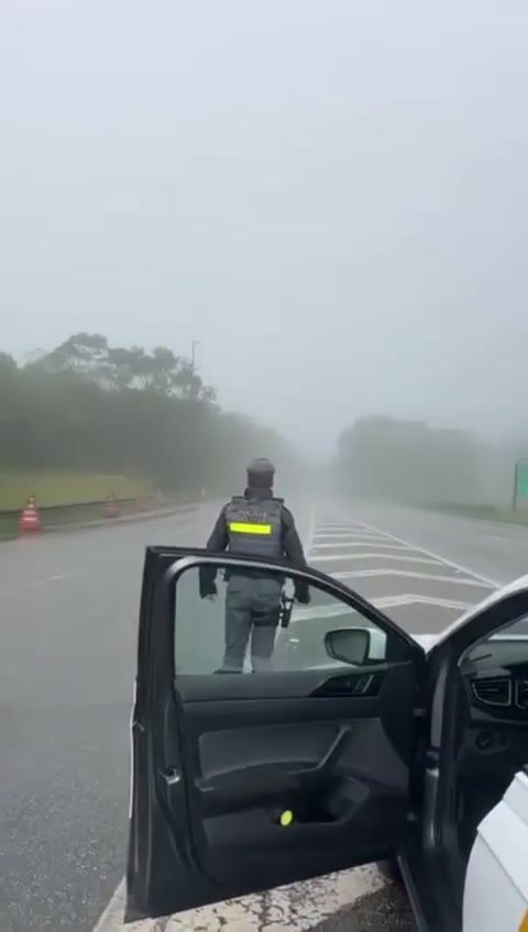 Motoristas bloqueiam a descida da serra sentido ao…