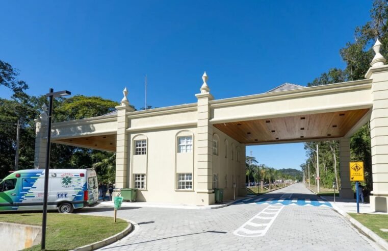Portal da Riviera abre acesso ao bairro em Bertioga