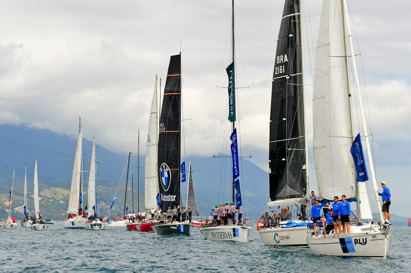 Ilhabela recebe desfile de barcos na 53ª Semana Internacional