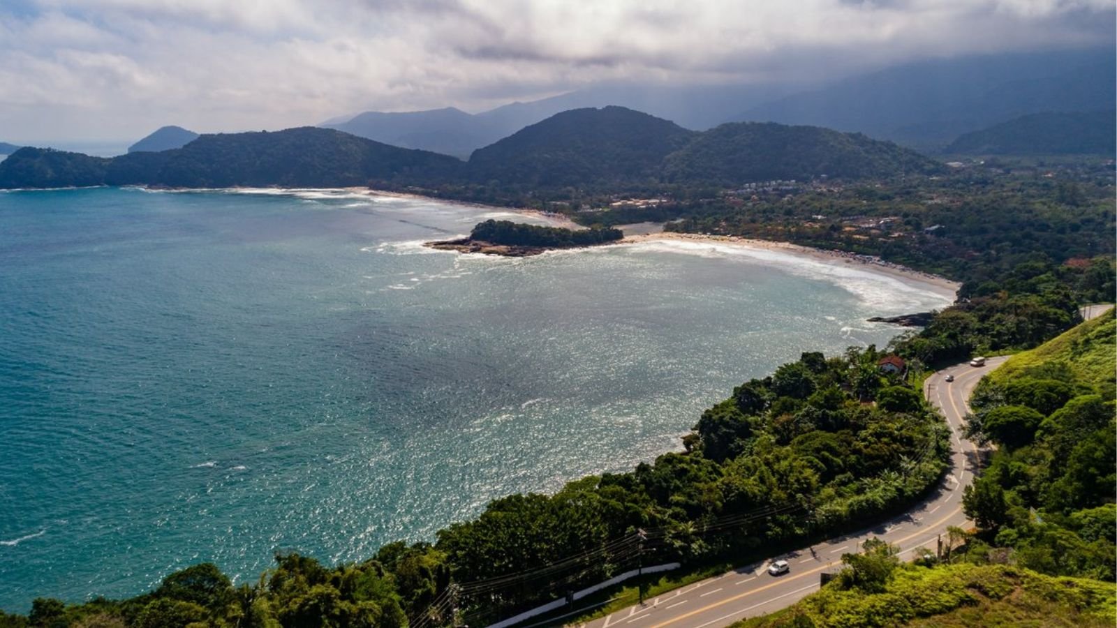Praias de São Sebastião atraem surfistas