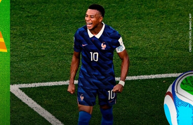 Mbappé marca contra Paraguai e iguala média