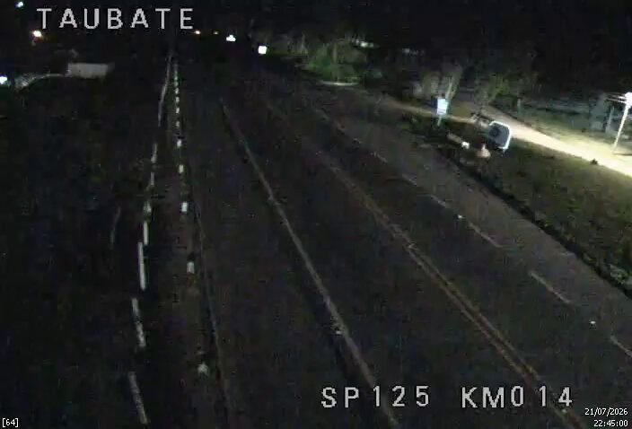 Neblina corta visibilidade na SP 125 entre Taubaté