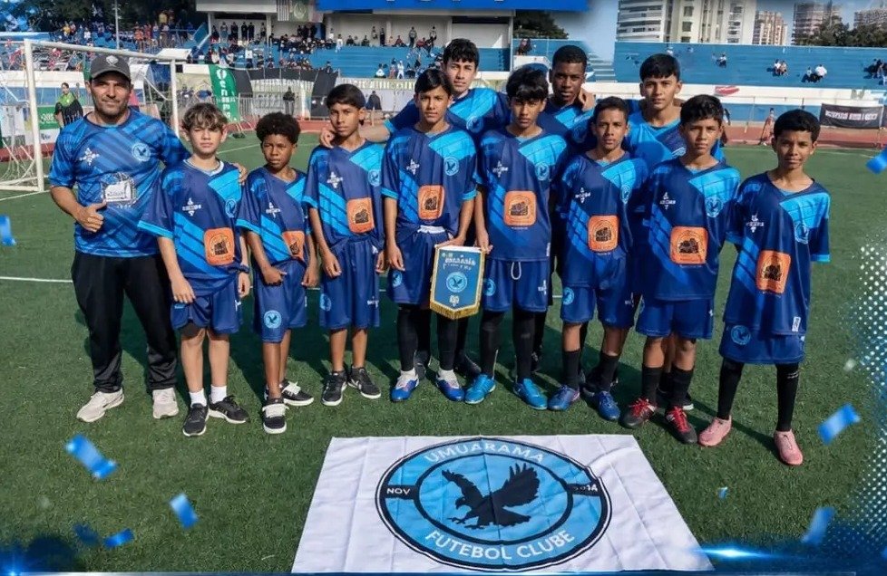 Ubatuba conquista vice-campeonato em futebol